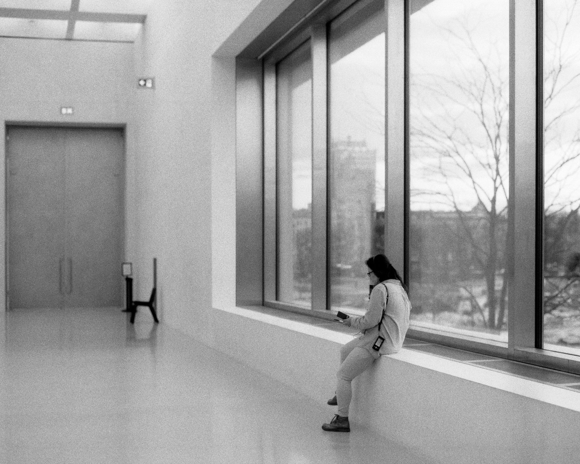 Artist Una Lee during site visit to the Museum of Modern Art Warsaw, January 2025. Image by Thomas Zanon-Larcher