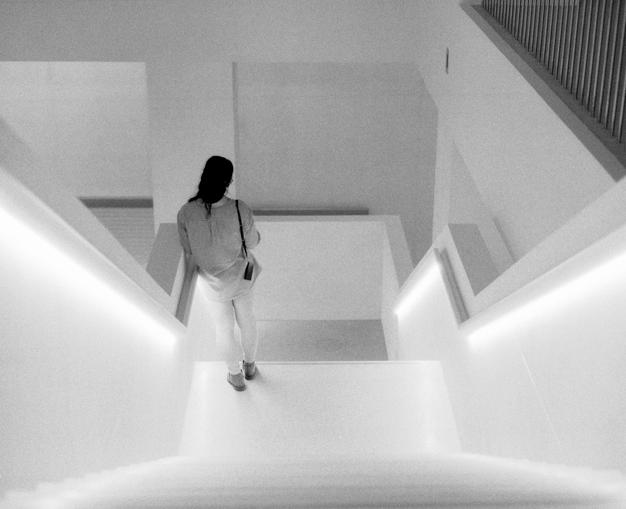 Artist Una Lee at the Museum of Modern Art Warsaw, 2025. Image by Thomas Zanon-Larcher